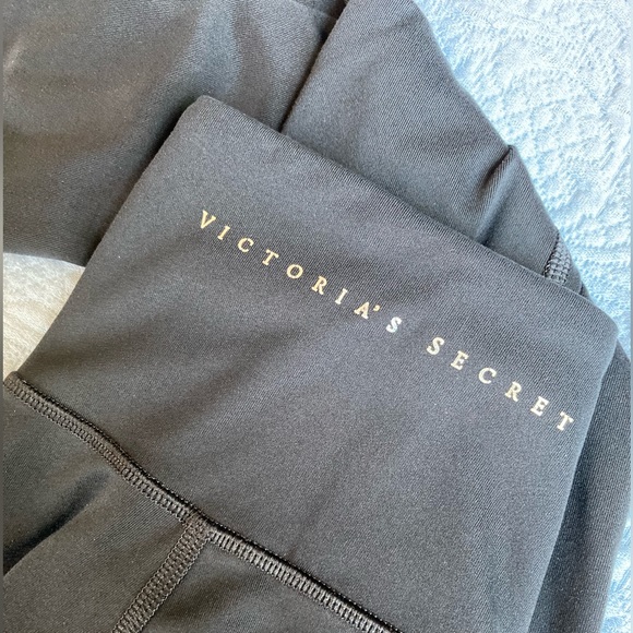 Victoria’s Secret Essential Pocket Leggings - Black - Picture 6 of 6